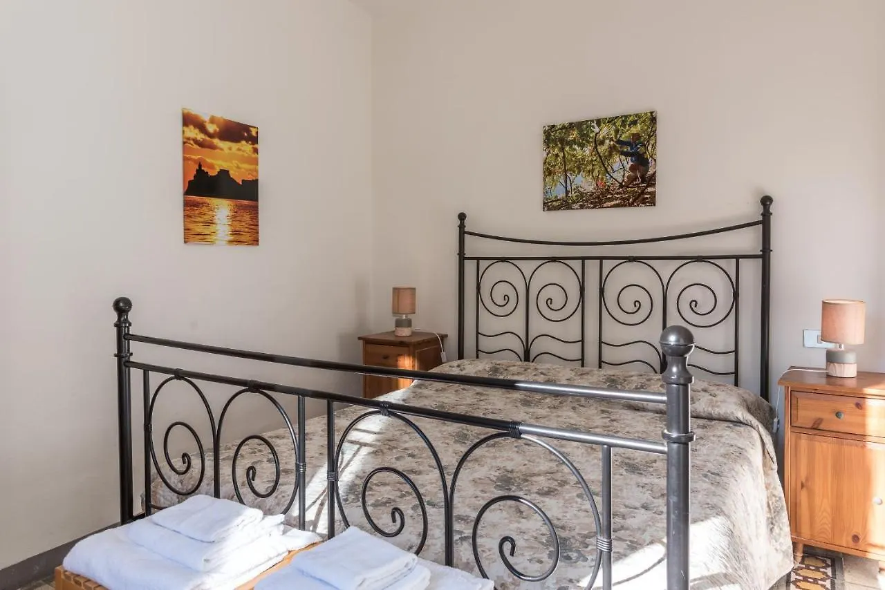Apartment Casa Del Borgo By Arbaspaa Riomaggiore Italy